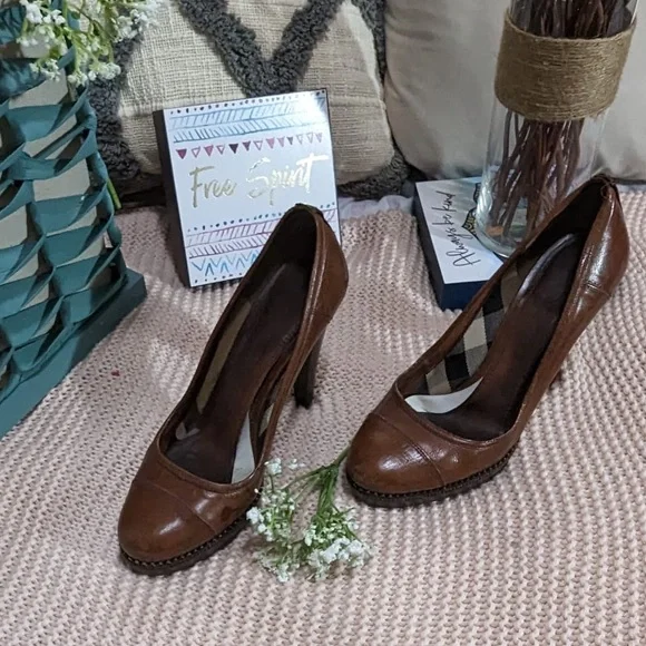 Burberry Patent Leather Pumps - Picture 2 of 2